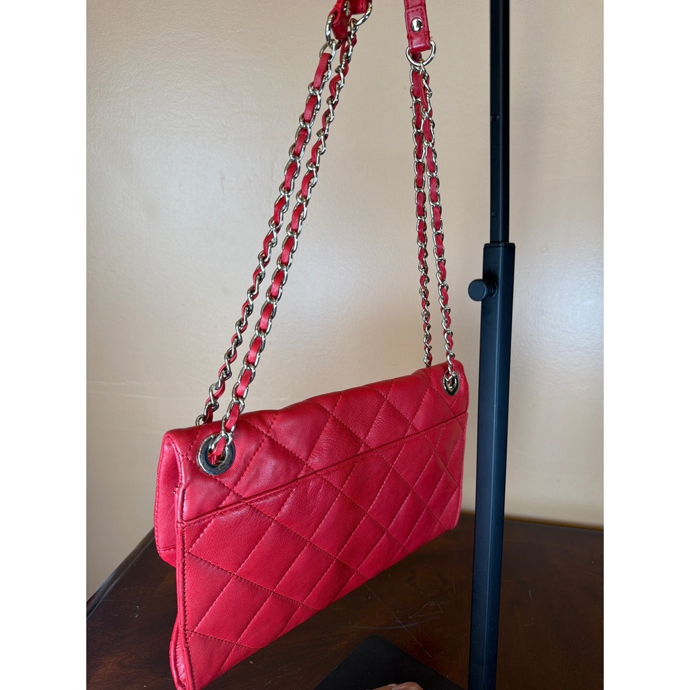 DKNY Red Quilted Leather Shoulder Bag Gold Chain Strap Turn Lock Flap Purse - Picture 6 of 14